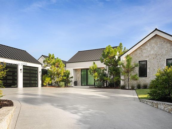 3rd image of 6973 SW 151st St