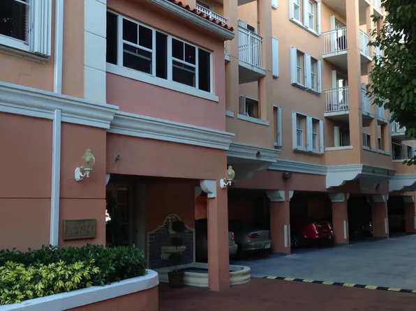 1 Alhambra Cir, Coral Gables, FL