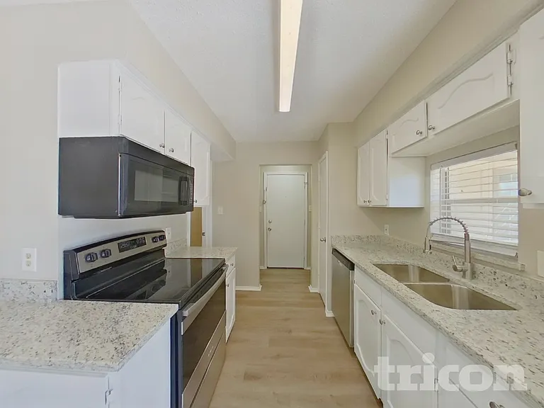 5005 Coronet Ct — Photo 16