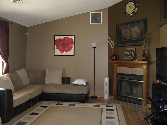 VAULTED CEILING/LAMINATE 