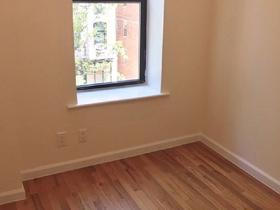5th image of 236 E 80th St APT 10