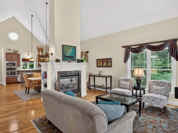 15 Aberdeen Unit 15, Plymouth, MA 02360