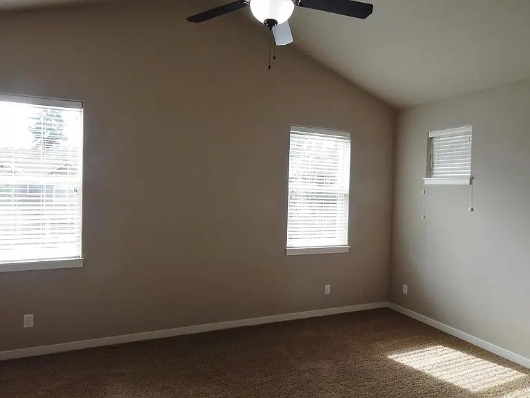 6344 NE Meadowgate Ct — Photo 13