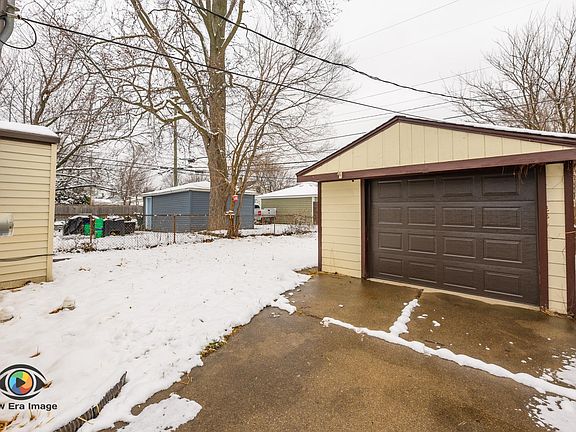 3rd image of 782 Mill St