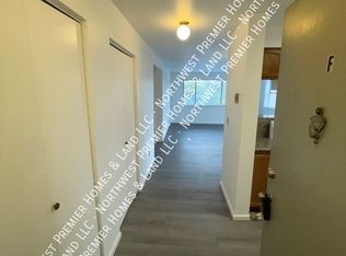 114 NW 3rd Pl #F, Renton, WA 98057