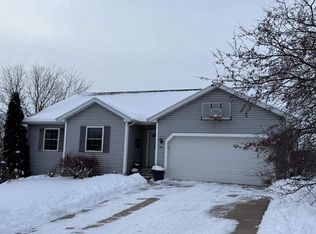 501 Glacier Trl, Mount Horeb, WI 53572