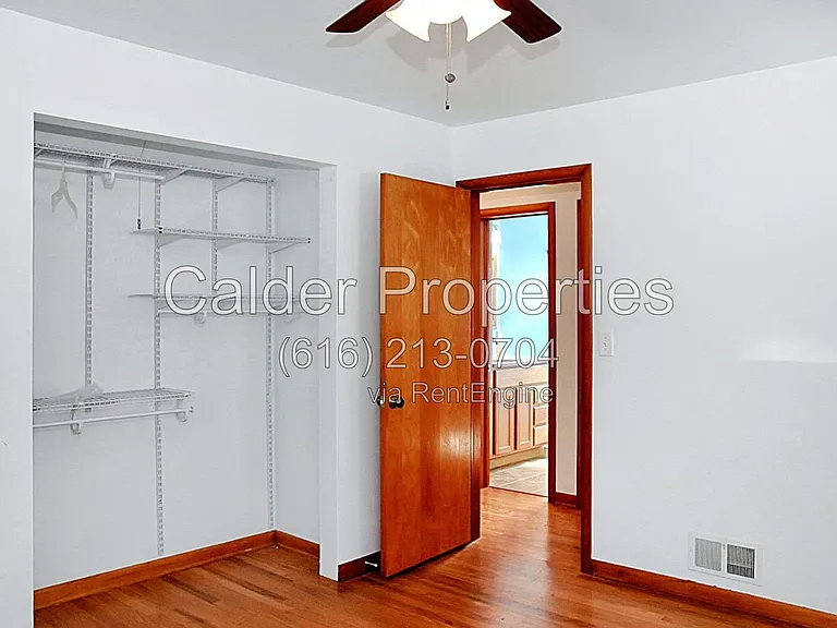 1317 Herrick Ave NE — Photo 13