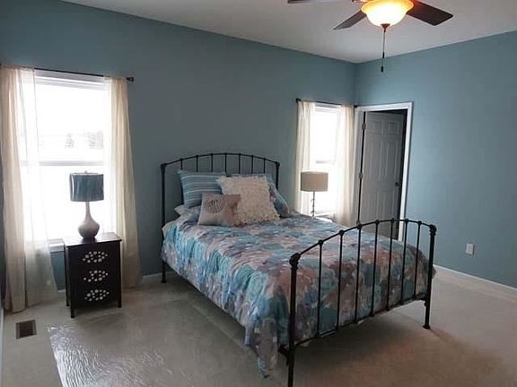 5th image of 49 Spotts Cir