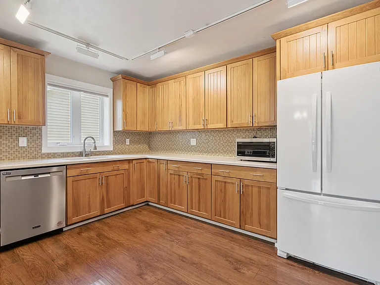 2310 Yorkshire Dr — Photo 5