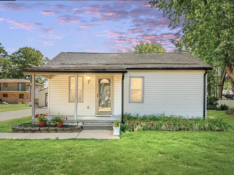 39354 Helena Ave — Photo 1
