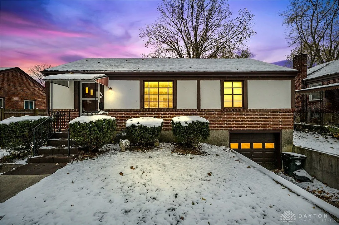 344 E Melford Ave photo 1