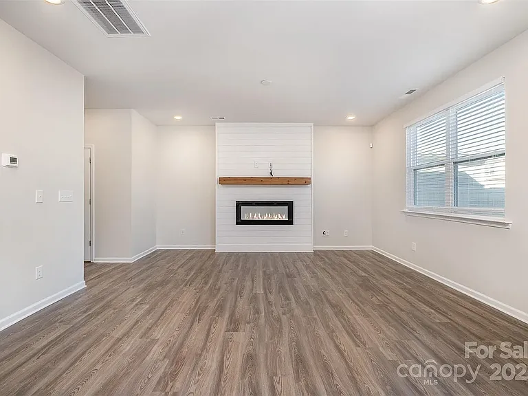 3034 Eastcott Ave — Photo 26