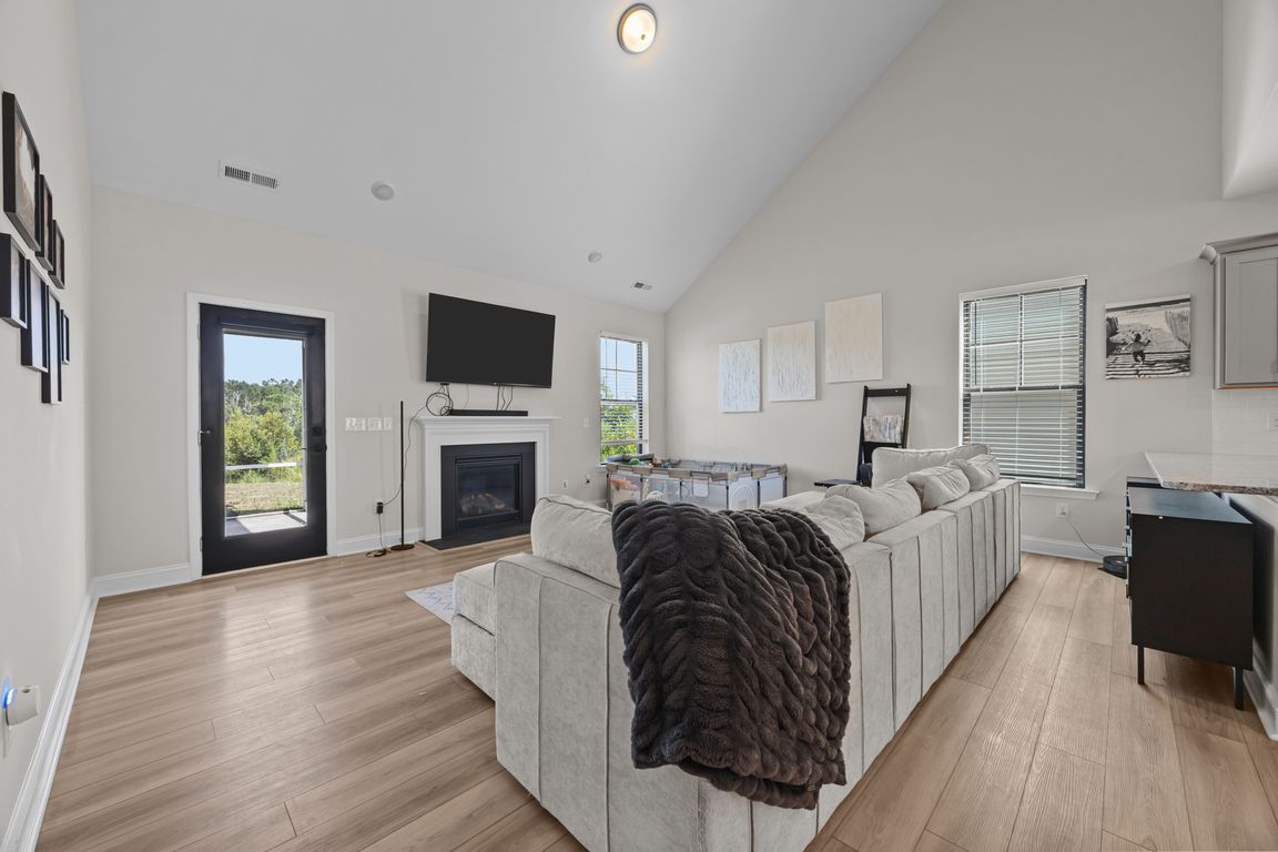 next background image