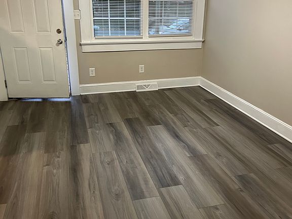 4th image of 303 Stowe Ave