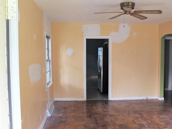 4th image of 1028 Evergreen St SE