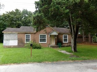 409 Munnerlyn St, Bishopville, SC 29010