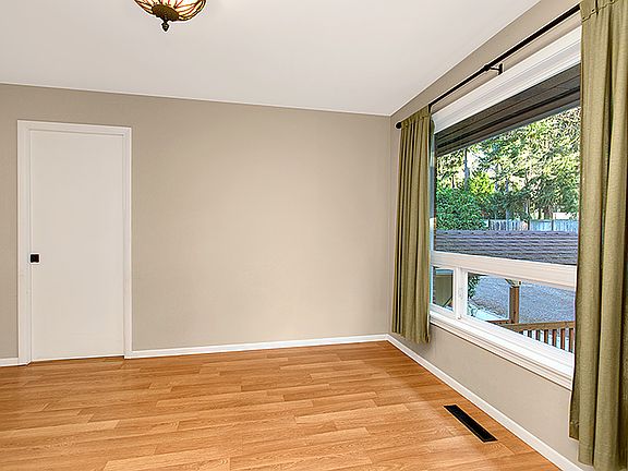 2nd image of 18492 Ballinger Way NE