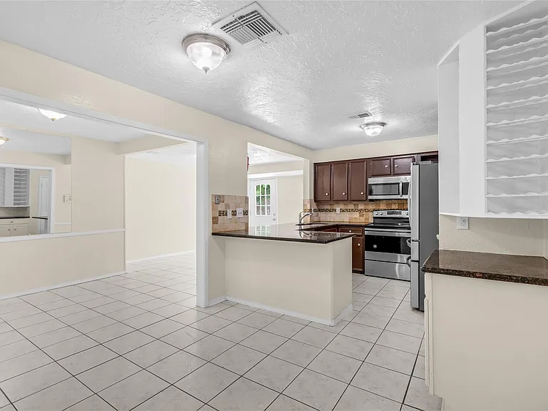 10606 Beckfield Dr — Photo 18