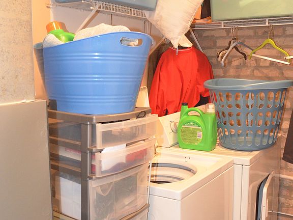 5th image of 1511 N Artesian Ave APT 2