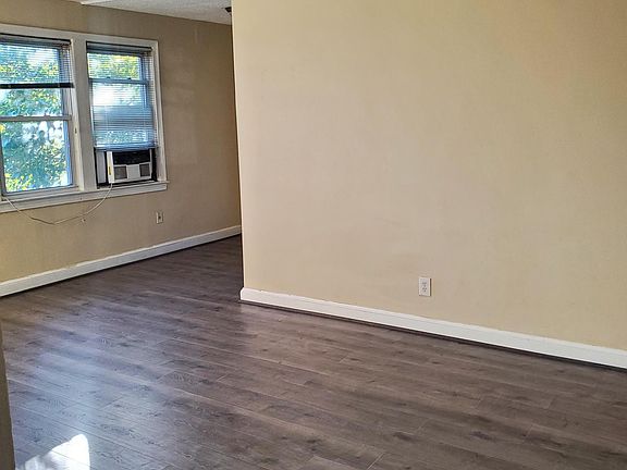 2nd image of 4507 Avondale St APT 202