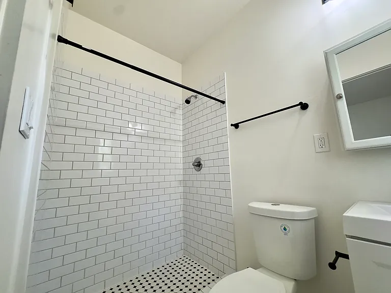 1303 Adeline St — Photo 41