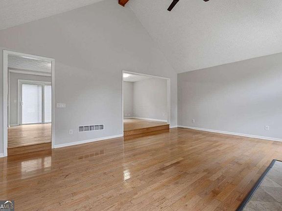 5th image of 3573 Downing St
