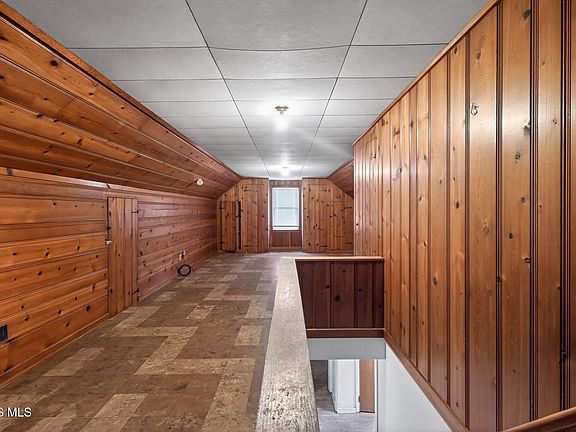 3rd image of 655 Park Ave