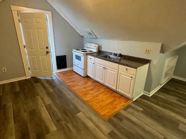 138 West St APT 3, Bristol, CT 06010