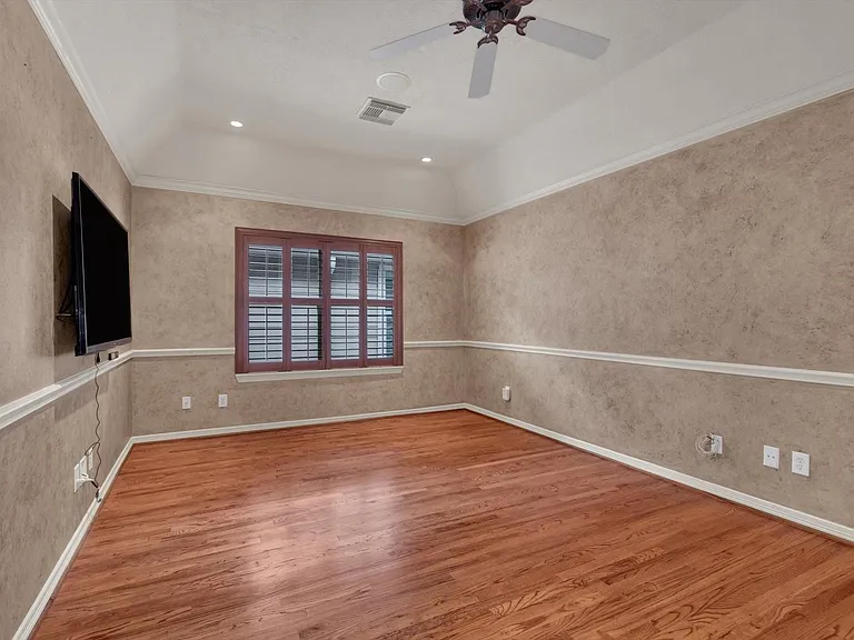 1524 Birdsall St — Photo 25