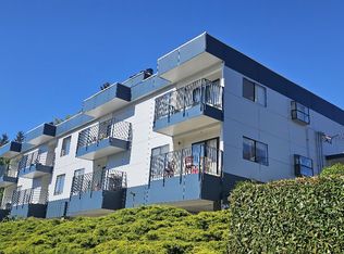 409 SW 155th St APT 5, Seattle, WA 98166