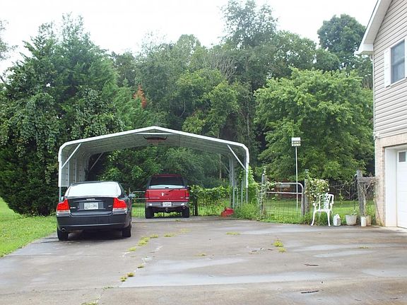 3rd image of 155 Austin Dr