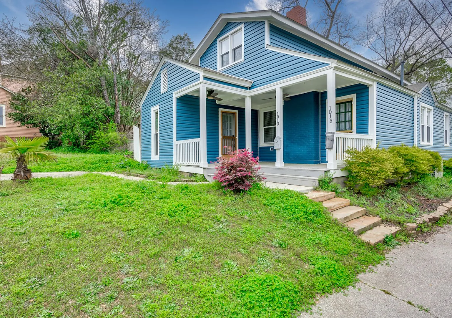 1013 Price Ave — Photo 1