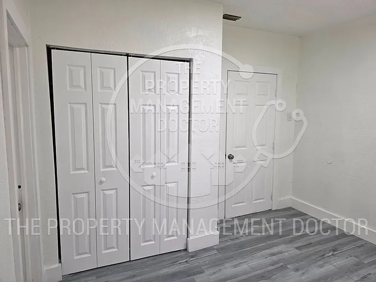 4105 N 29th St — Photo 7