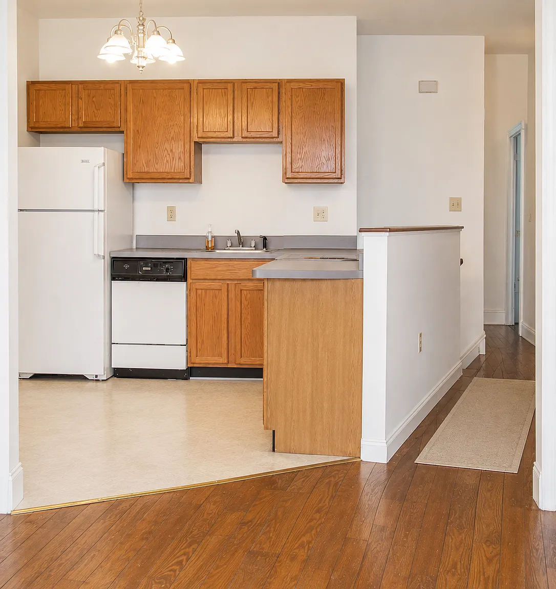 3 bed, $2,050 — Photo 3