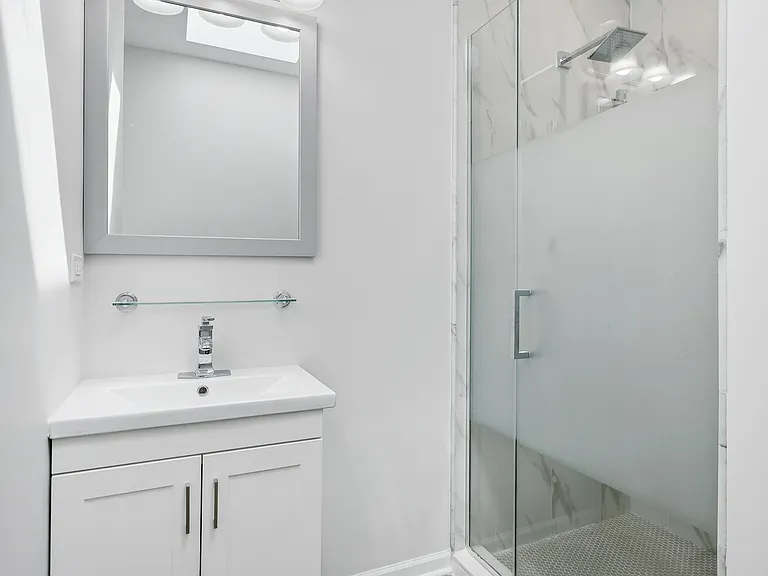 2347 W Altgeld St — Photo 11