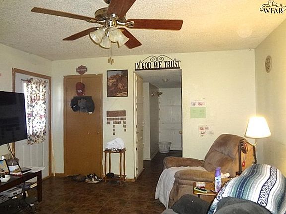 3rd image of 1305 Westridge Ln