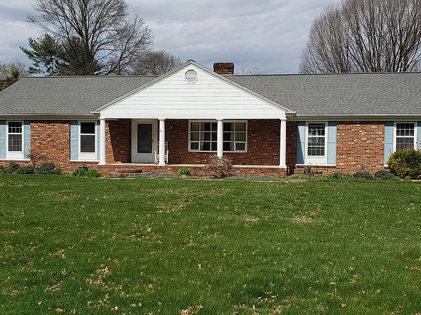 1101 Broad St, Elizabethton, TN 37643