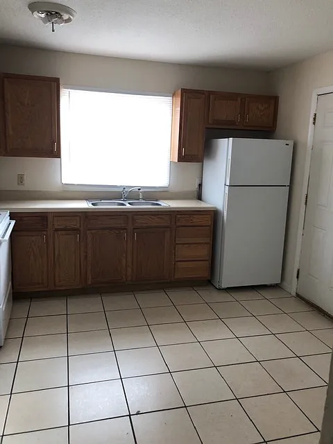 2 bed, $795 — Photo 2