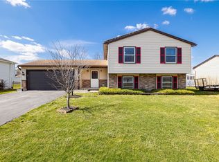 72 Shadow Ln, Rochester, NY 14606