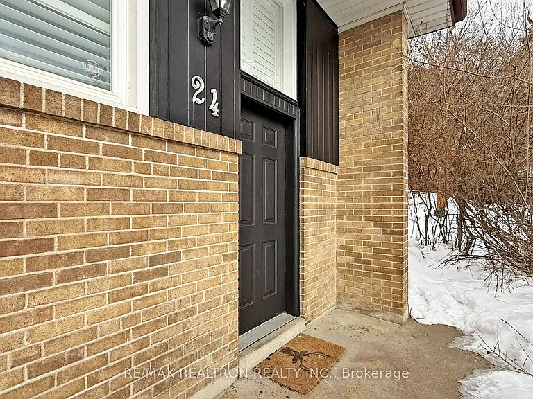 24 Fenelon Dr — Photo 7