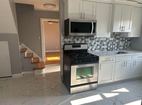 6 Kelly Pkwy, Bayonne, NJ