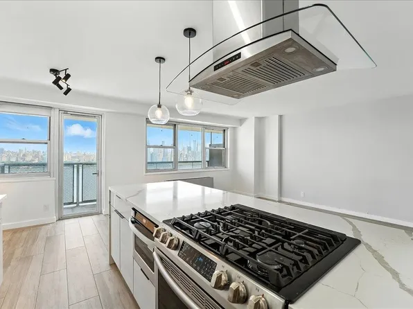 6600 Blvd East image 4 of 33