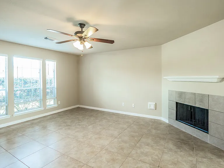 5219 Caymus Dr — Photo 4