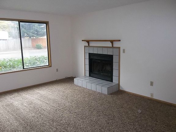 2nd image of 14909 NE 78th St