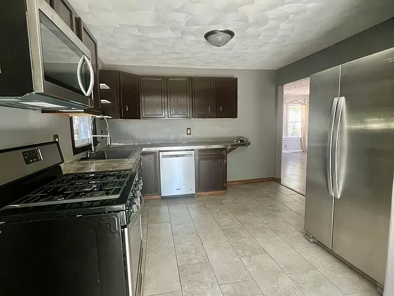 903 Anna Ave — Photo 7
