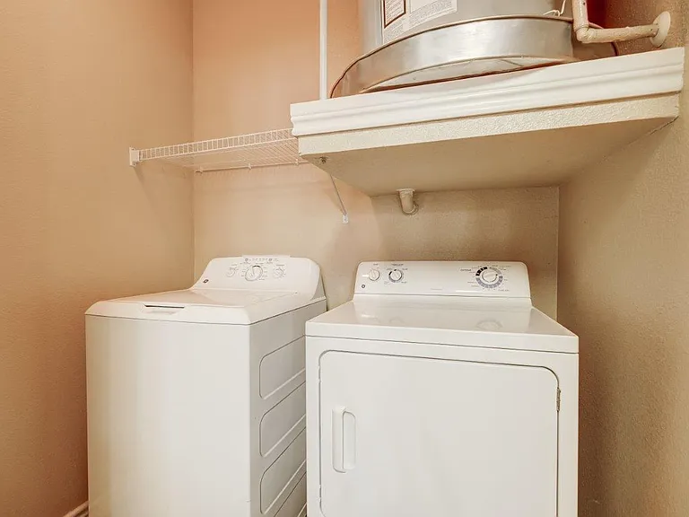 Chateau Mirage Apartment Homes — Photo 12