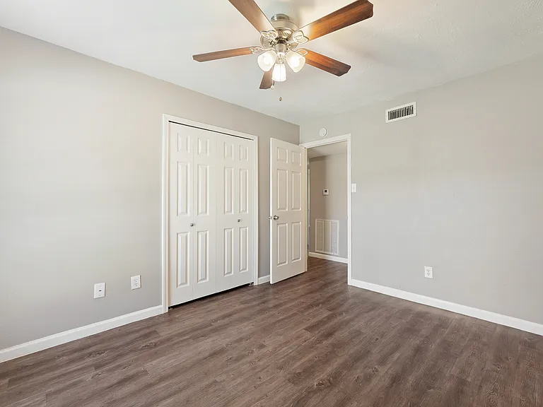 17615 Autumn Hills Dr — Photo 16
