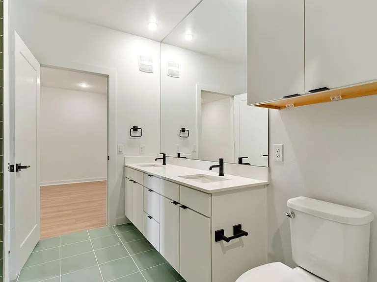 100 W Mockingbird Ln #305 — Photo 18