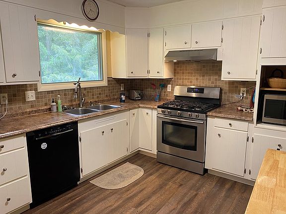 2nd image of 205 Scenic Dr