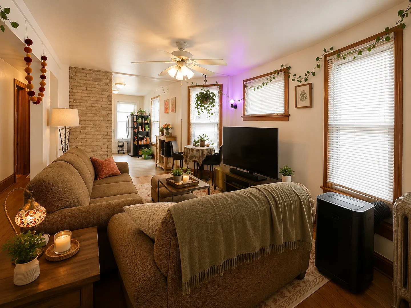 320 W Wilson St — Photo 2